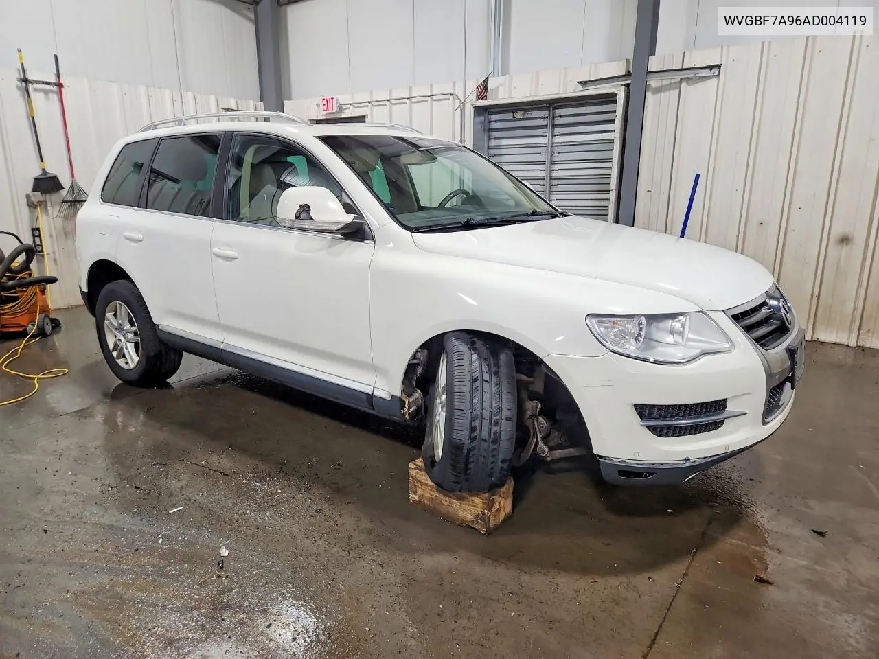 2010 Volkswagen Touareg V6 VIN: WVGBF7A96AD004119 Lot: 85619615