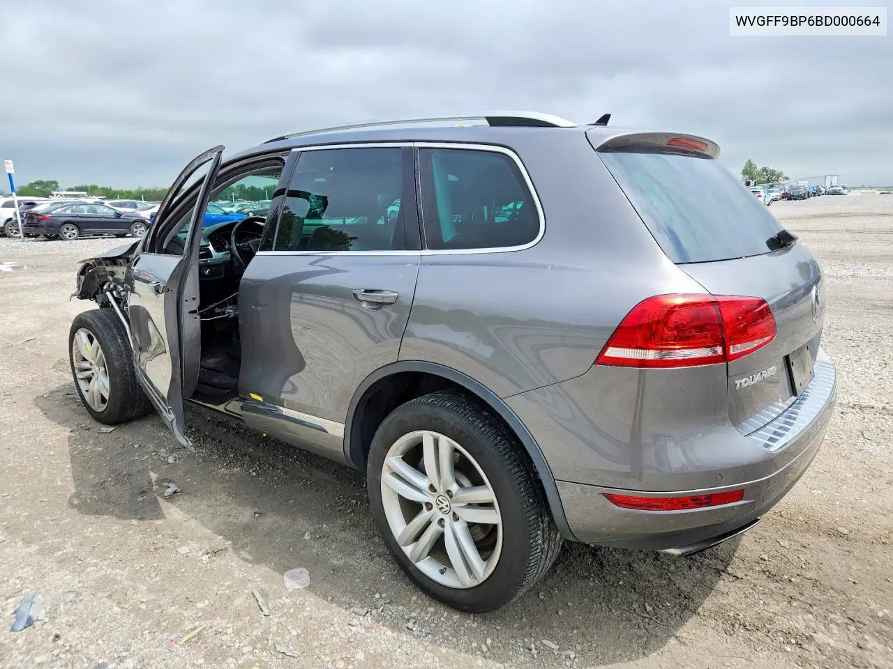 2011 Volkswagen Touareg VIN: WVGFF9BP6BD000664 Lot: 49149786