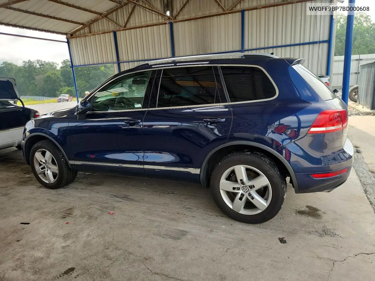 2011 Volkswagen Touareg V6 VIN: WVGFF9BP7BD000608 Lot: 61214136