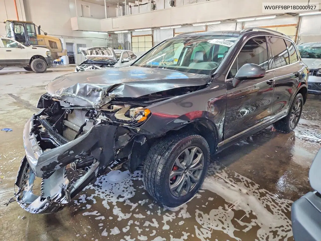 2011 Volkswagen Touareg V6 VIN: WVGFF9BP1BD000927 Lot: 74042485