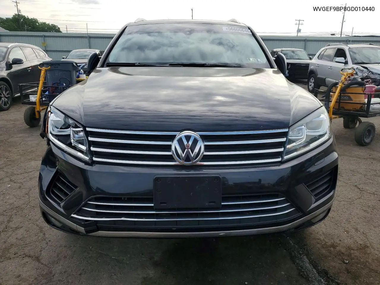 2016 Volkswagen Touareg Sport VIN: WVGEF9BP8GD010440 Lot: 56606646