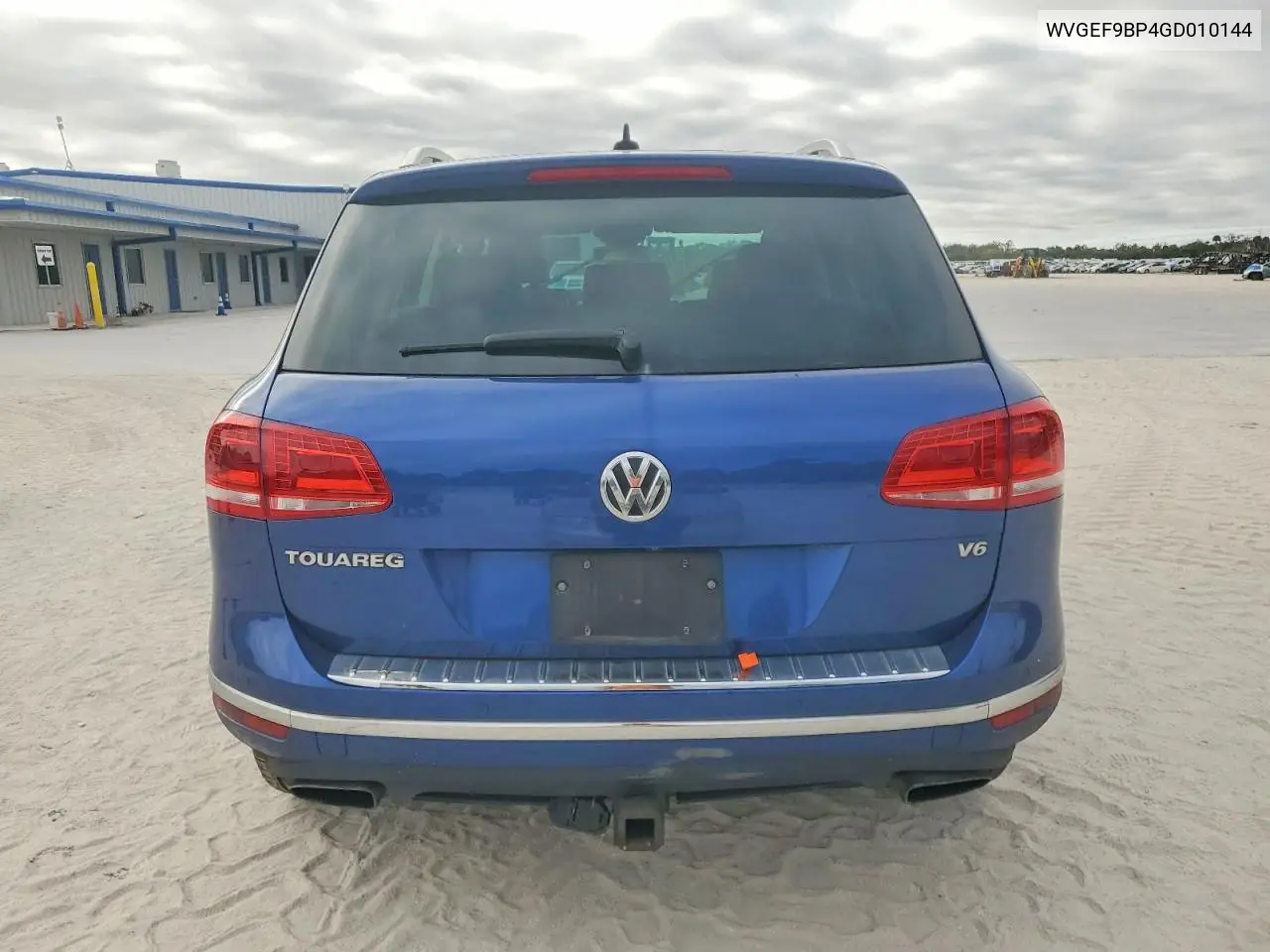 2016 Volkswagen Touareg Sport VIN: WVGEF9BP4GD010144 Lot: 98399455