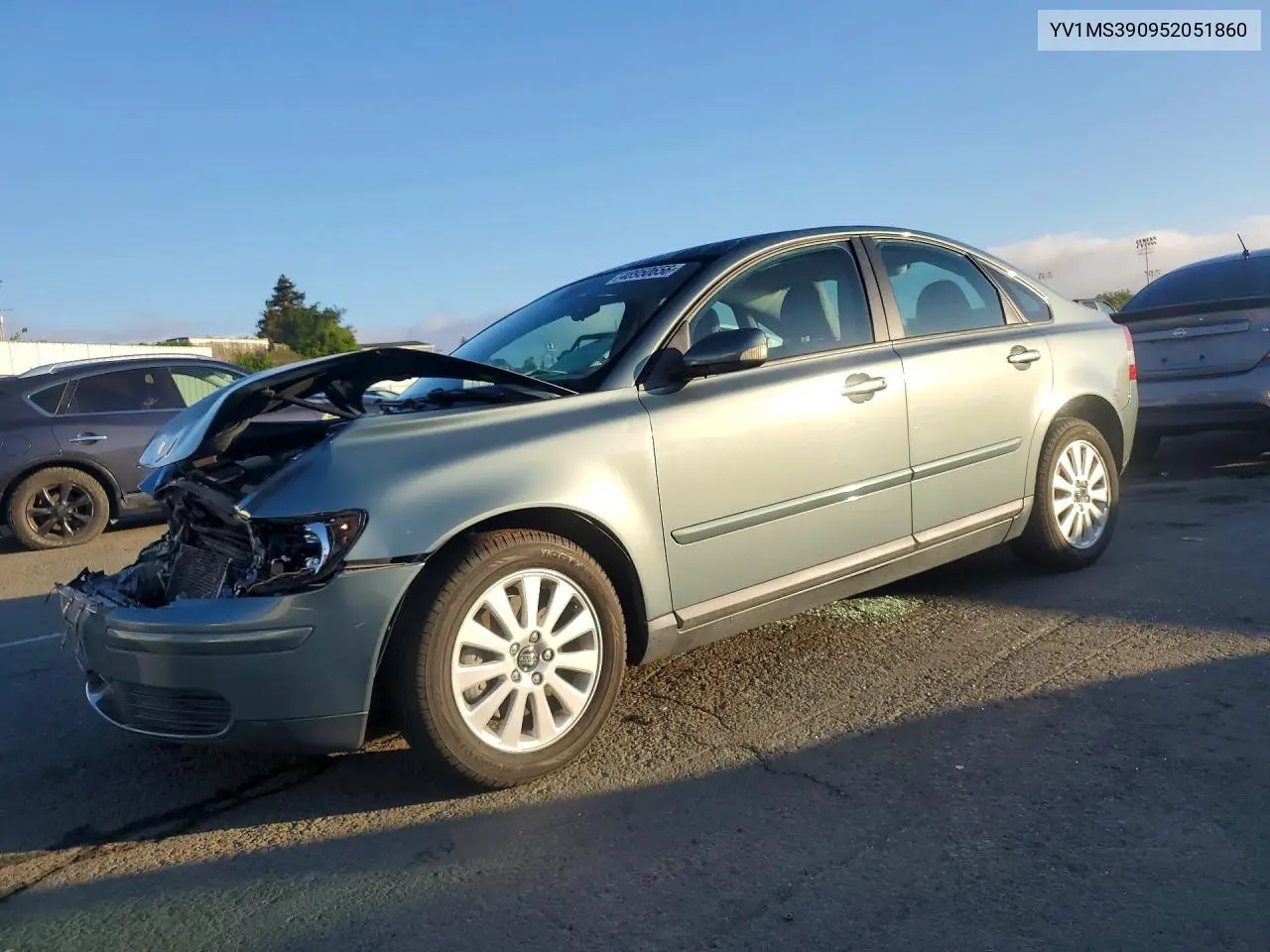 2005 Volvo S40 2.4I VIN: YV1MS390952051860 Lot: 48950656