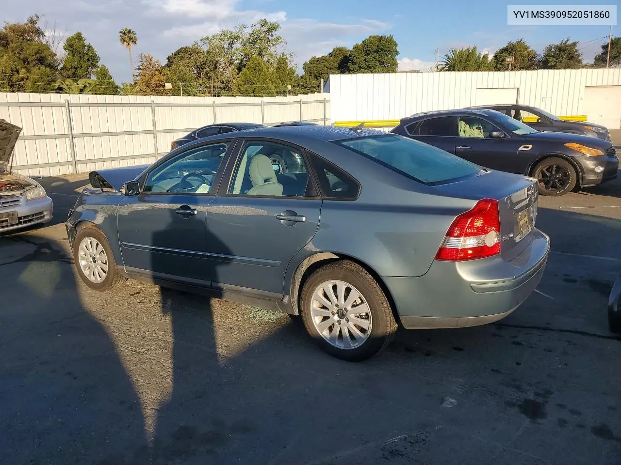 2005 Volvo S40 2.4I VIN: YV1MS390952051860 Lot: 48950656
