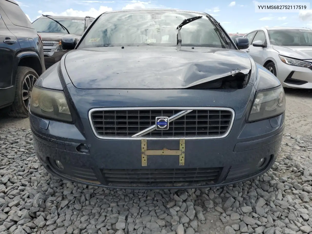 2005 Volvo S40 T5 VIN: YV1MS682752117519 Lot: 81662525