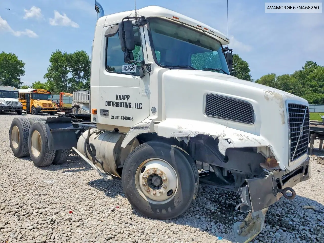 2007 Volvo Vn Vnm - Semi Truck VIN: 4V4MC9GF67N468260 Lot: 61537286