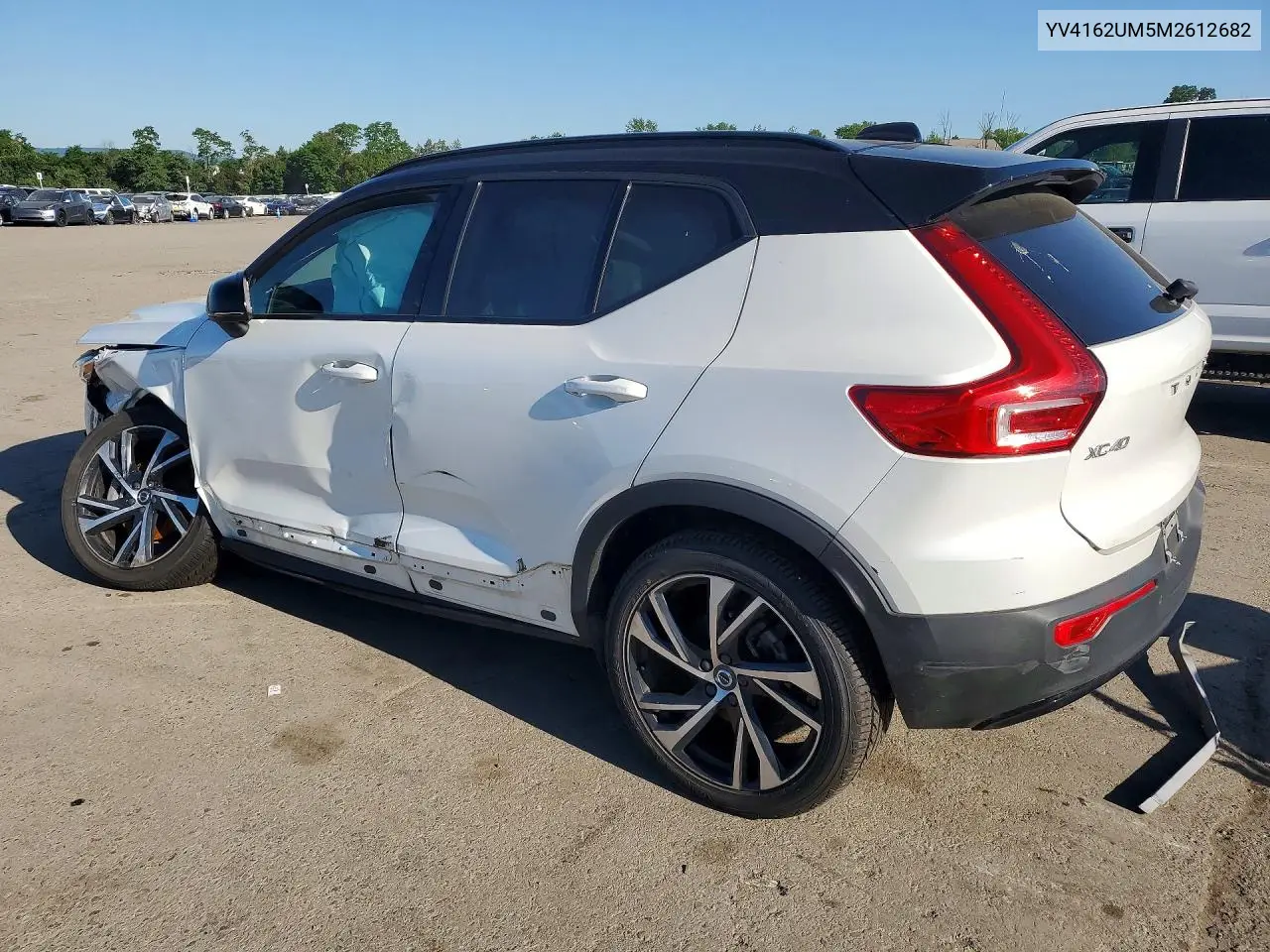 2021 Volvo Xc40 T5 R-Design VIN: YV4162UM5M2612682 Lot: 55744126