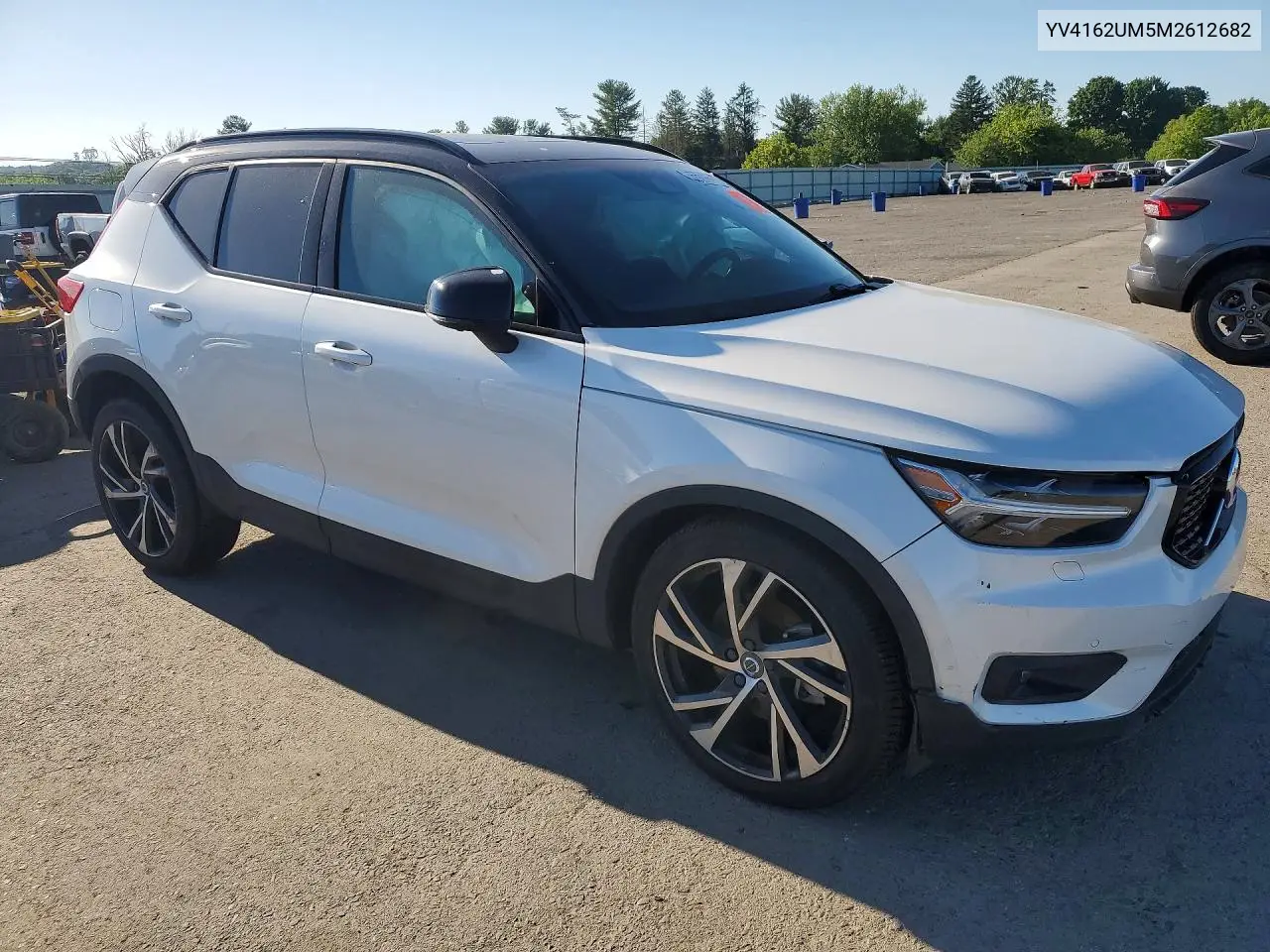 2021 Volvo Xc40 T5 R-Design VIN: YV4162UM5M2612682 Lot: 55744126