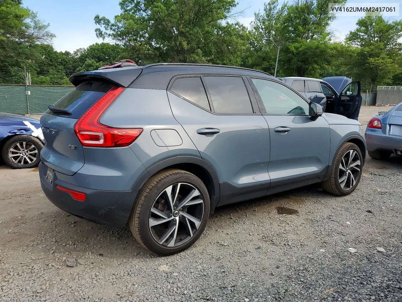 2021 Volvo Xc40 T5 R-Design VIN: YV4162UM6M2417061 Lot: 57354696