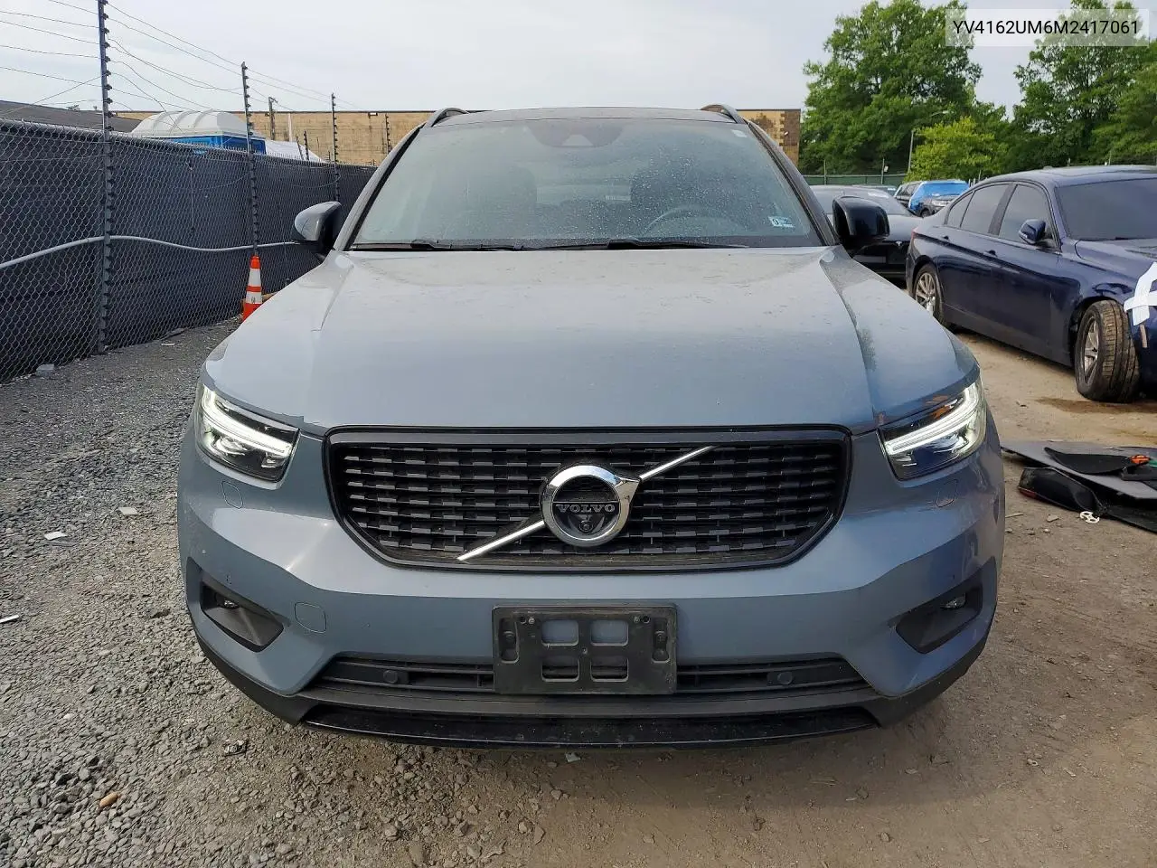 2021 Volvo Xc40 T5 R-Design VIN: YV4162UM6M2417061 Lot: 57354696