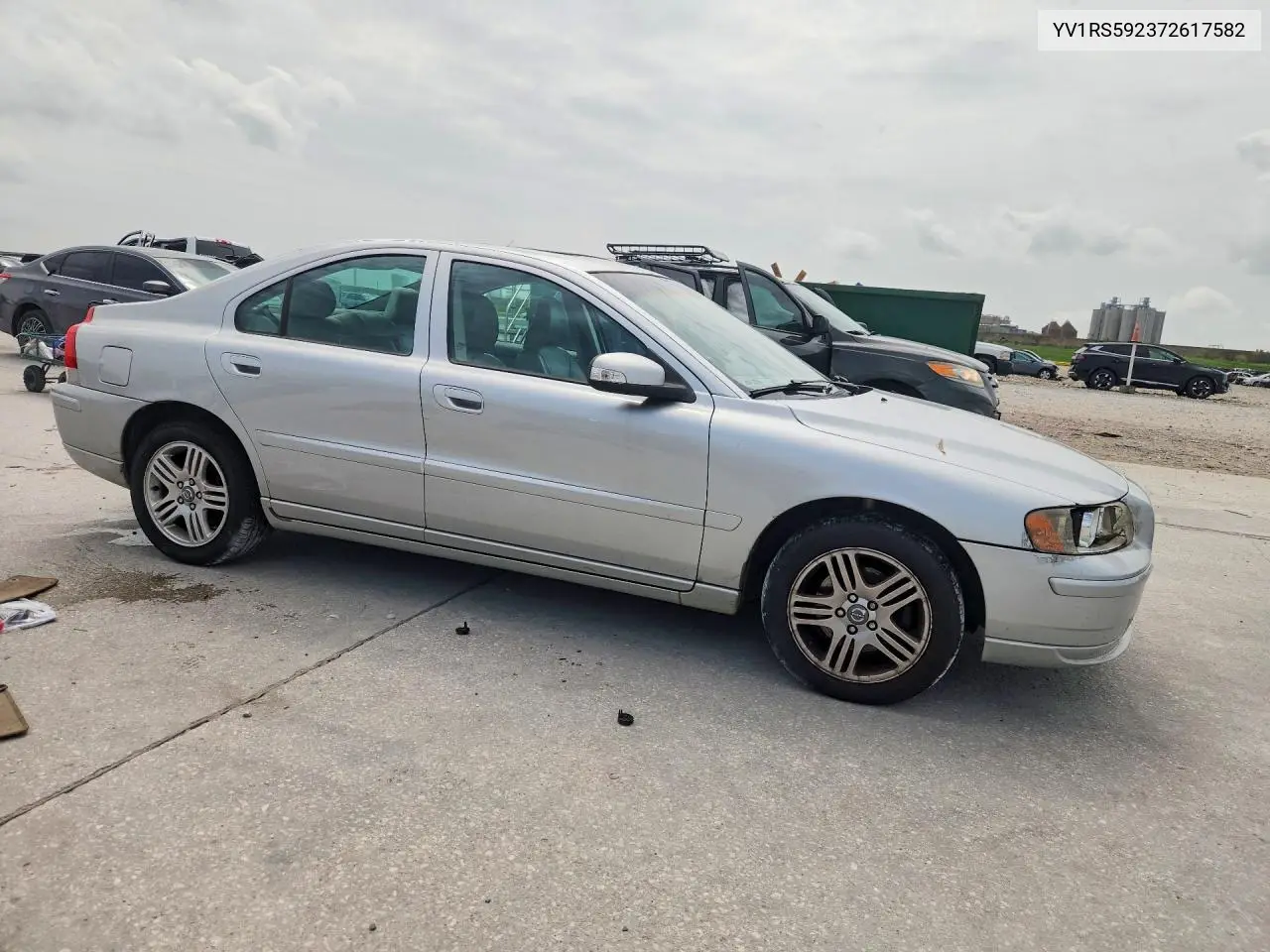 2007 Volvo S60 2.5T VIN: YV1RS592372617582 Lot: 61555556