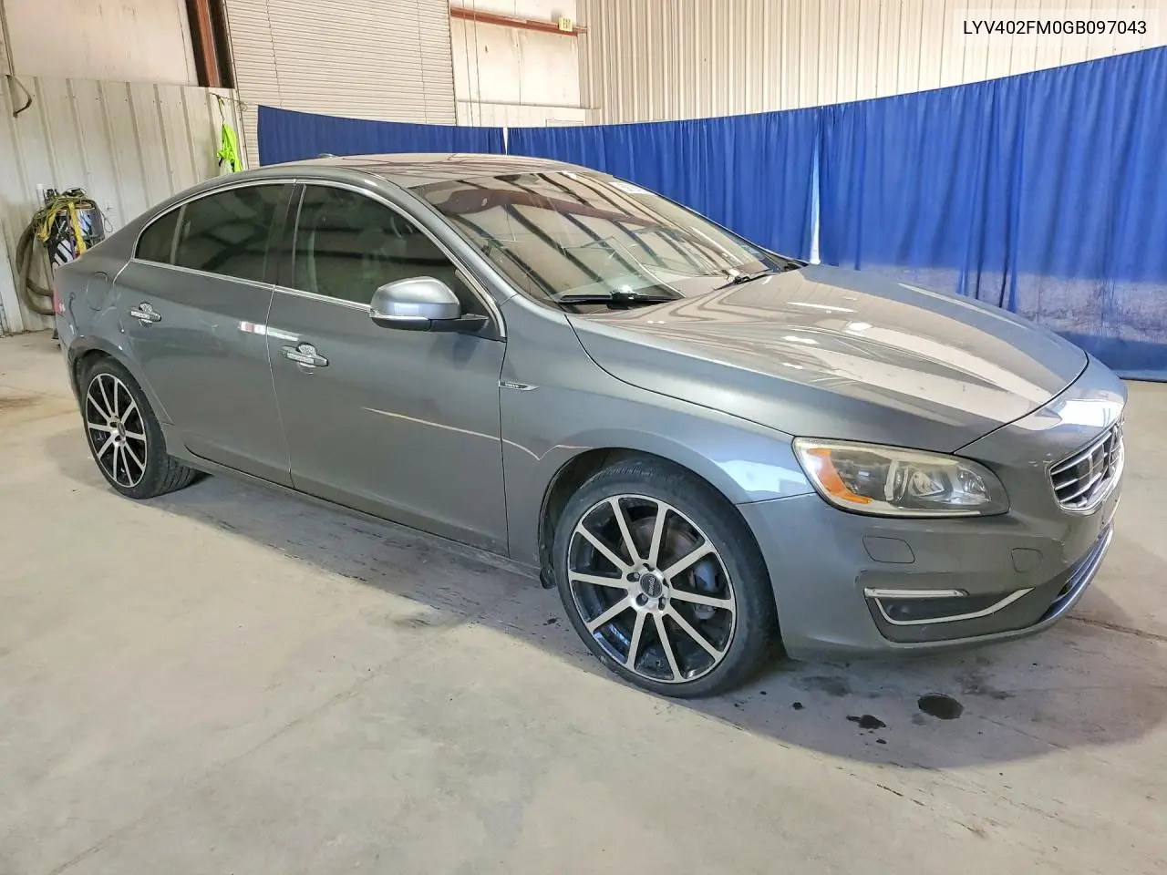 2016 Volvo S60 Platinum VIN: LYV402FM0GB097043 Lot: 59164216