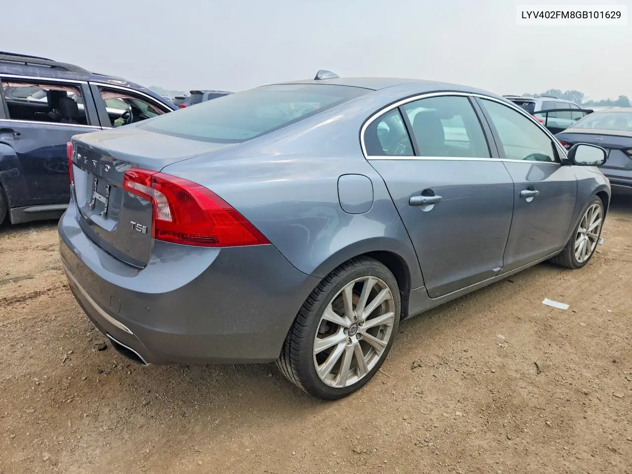 2016 Volvo S60 Platinum VIN: LYV402FM8GB101629 Lot: 60916416