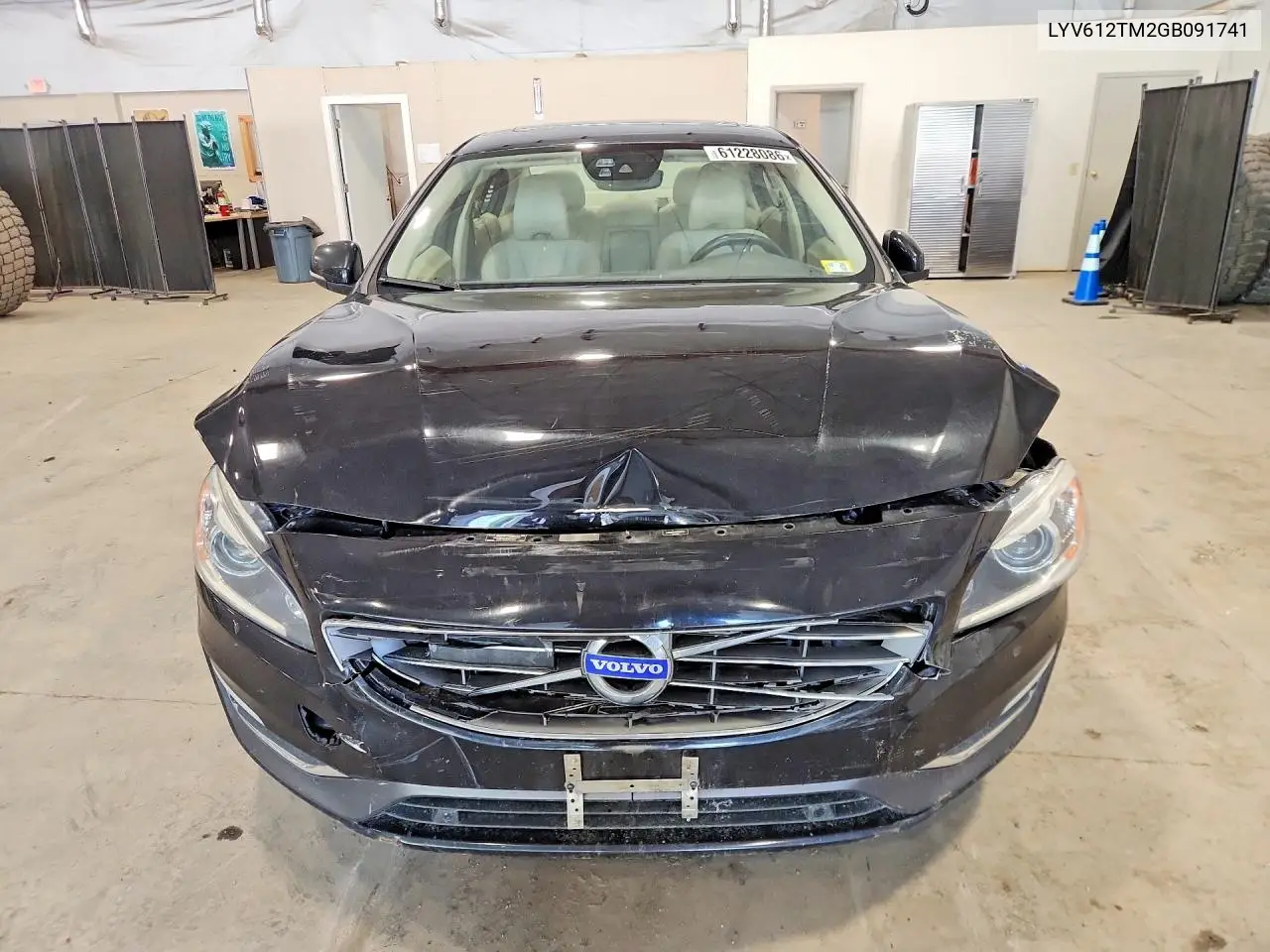 2016 Volvo S60 Platinum VIN: LYV612TM2GB091741 Lot: 61228086