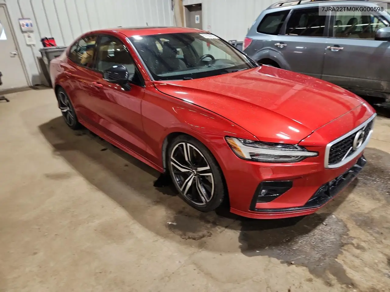2019 Volvo S60 T6 R-Design VIN: 7JRA22TM0KG000598 Lot: 61164416