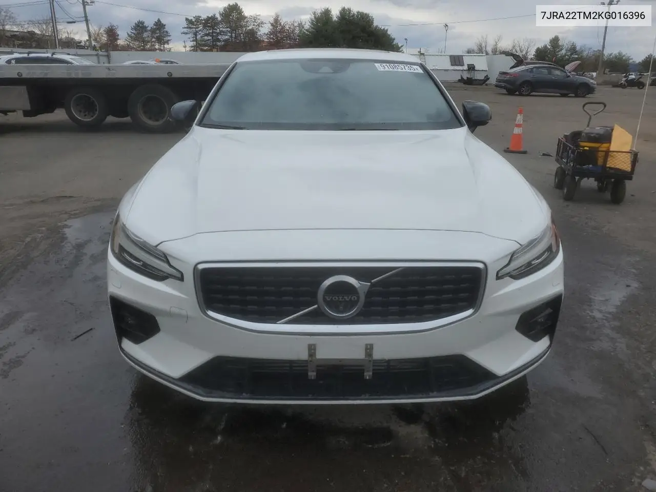 7JRA22TM2KG016396 2019 Volvo S60 T6 R-Design