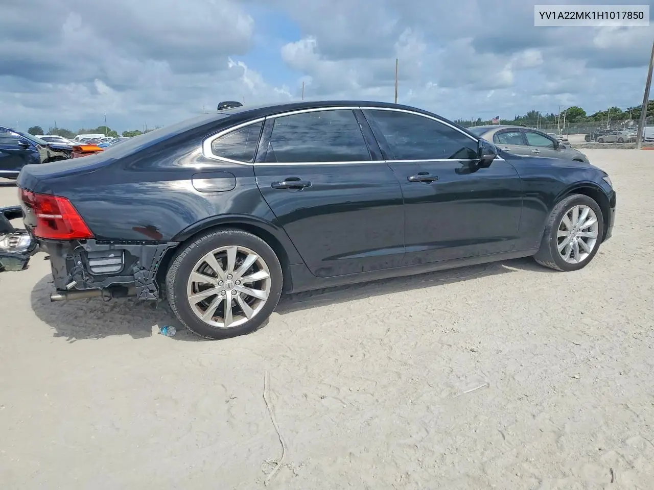 2017 Volvo S90 T6 Momentum VIN: YV1A22MK1H1017850 Lot: 56132226