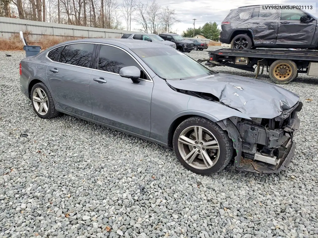 2018 Volvo S90 T5 Momentum VIN: LVY982MK5JP021113 Lot: 45704376