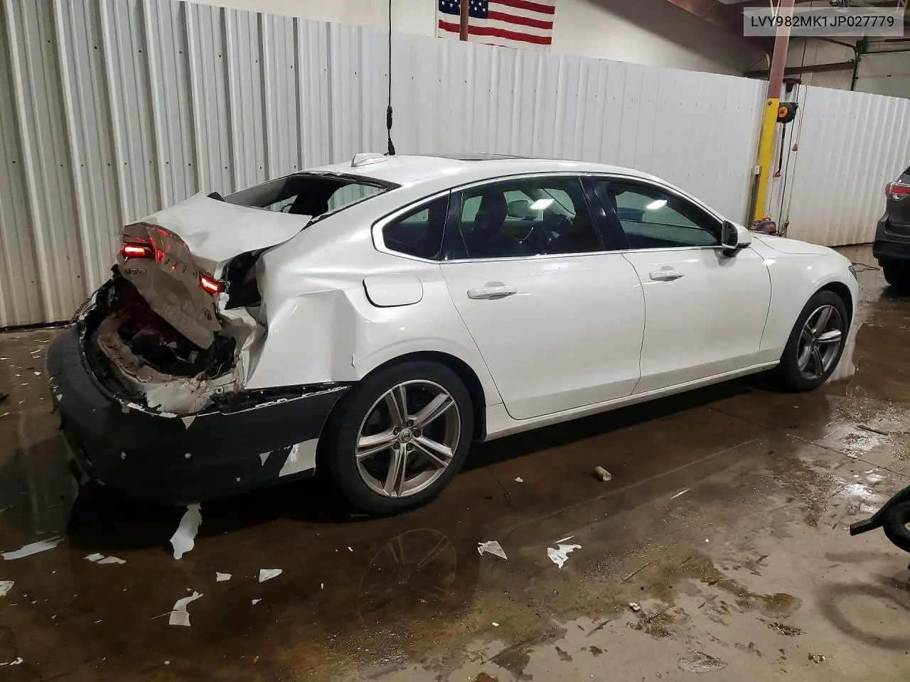 2018 Volvo S90 T5 Momentum VIN: LVY982MK1JP027779 Lot: 56647396