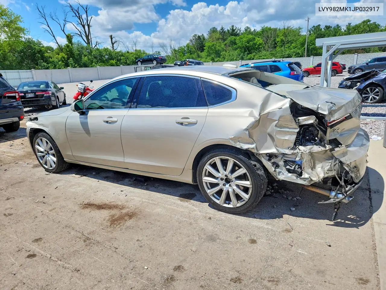2018 Volvo S90 T5 Momentum VIN: LVY982MK1JP032917 Lot: 57390706