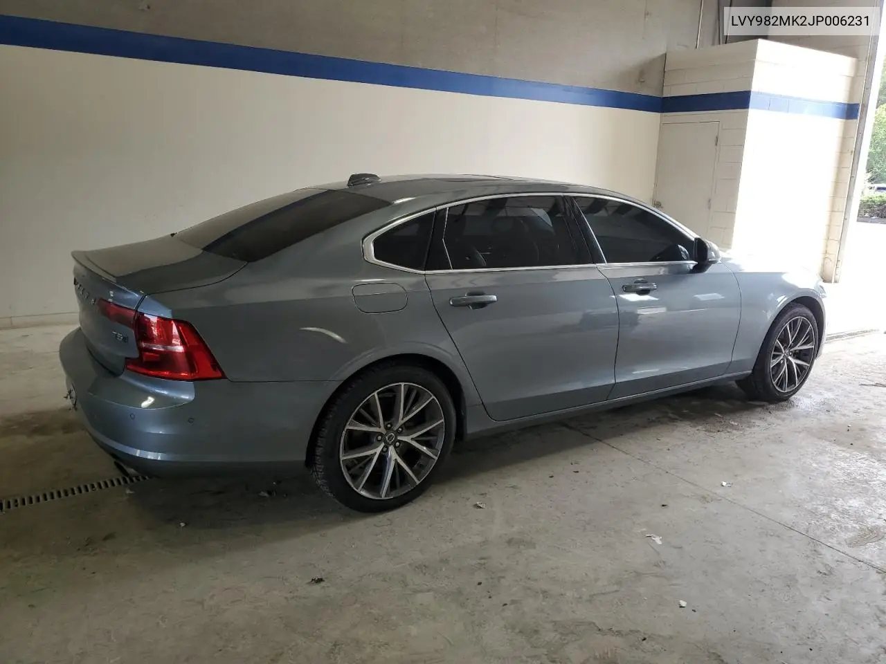 2018 Volvo S90 T5 Momentum VIN: LVY982MK2JP006231 Lot: 80501735