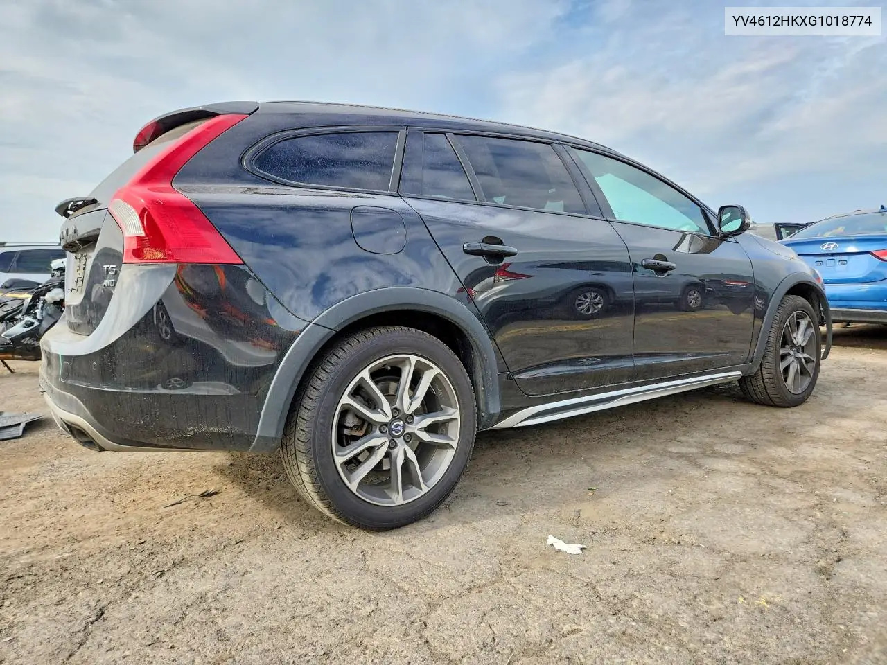 2016 Volvo V60 Cross Country Premier VIN: YV4612HKXG1018774 Lot: 56479396