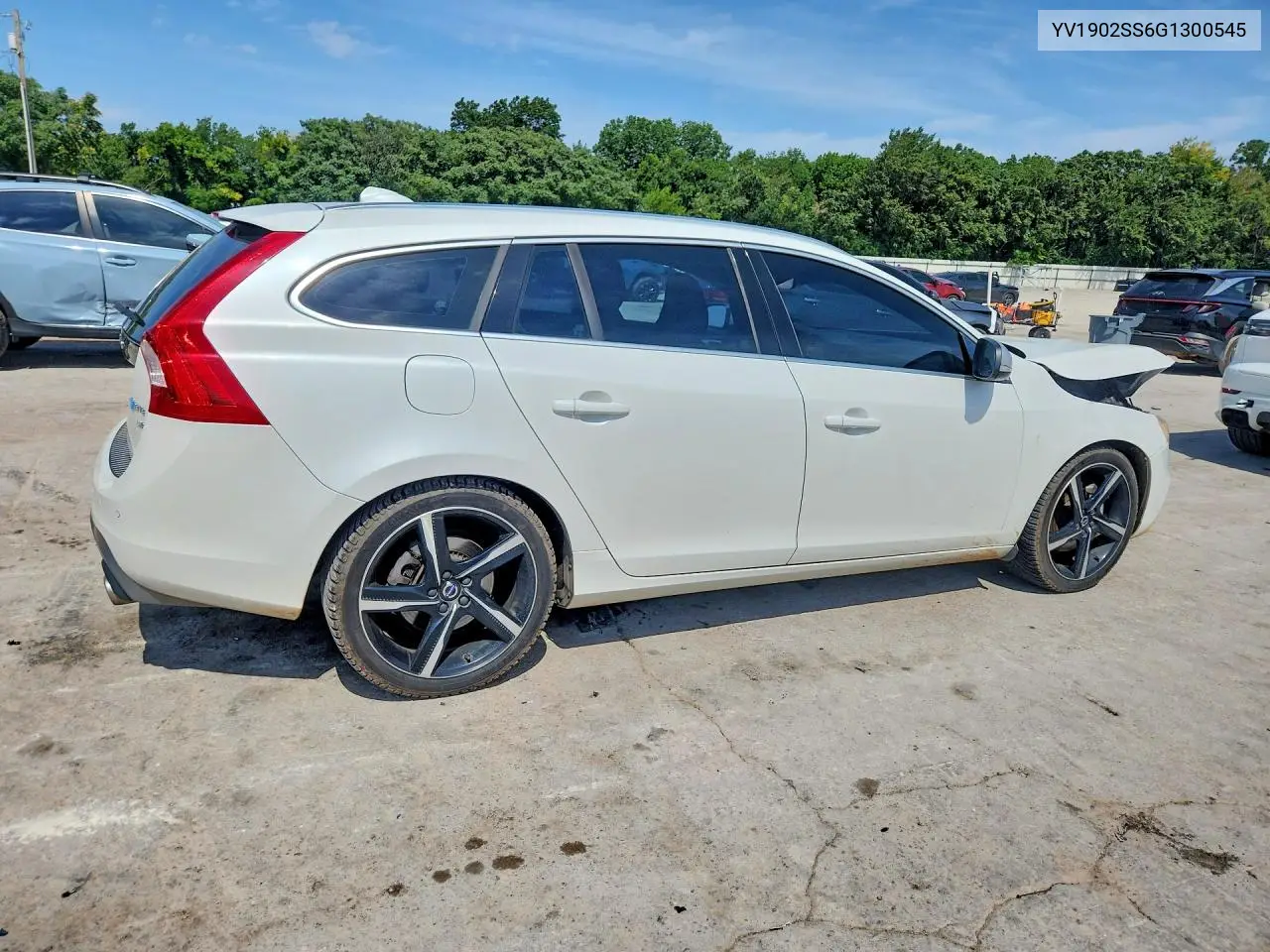 2016 Volvo V60 T6 R-Design VIN: YV1902SS6G1300545 Lot: 59703326