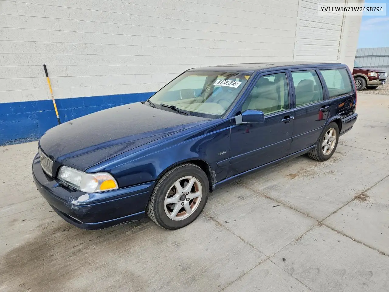 1998 Volvo V70 VIN: YV1LW5671W2498794 Lot: 61039966