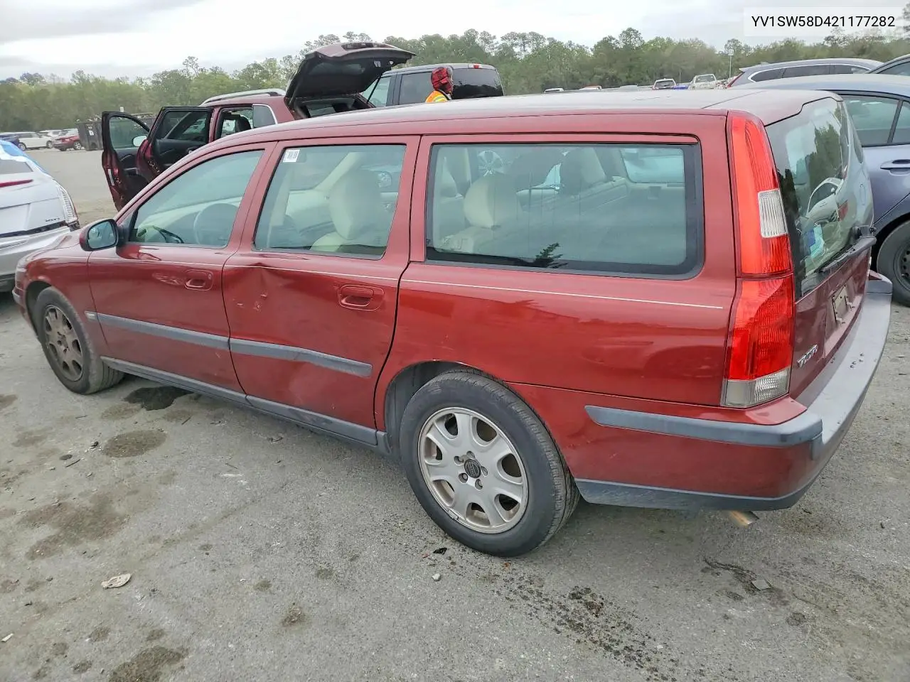 2002 Volvo V70 2.4T VIN: YV1SW58D421177282 Lot: 46642826