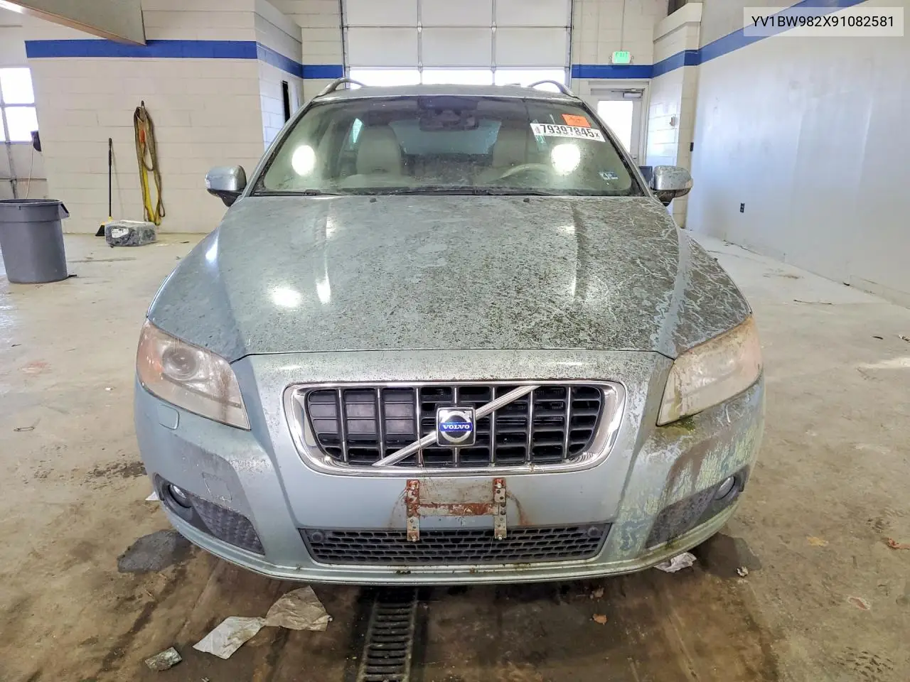 2009 Volvo V70 3.2 VIN: YV1BW982X91082581 Lot: 57821096