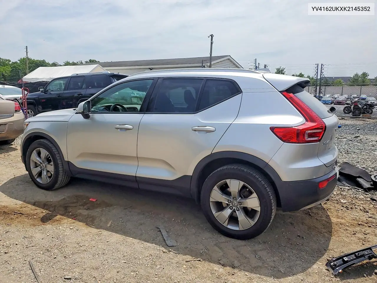 2019 Volvo Xc40 T5 Momentum VIN: YV4162UKXK2145352 Lot: 56411806