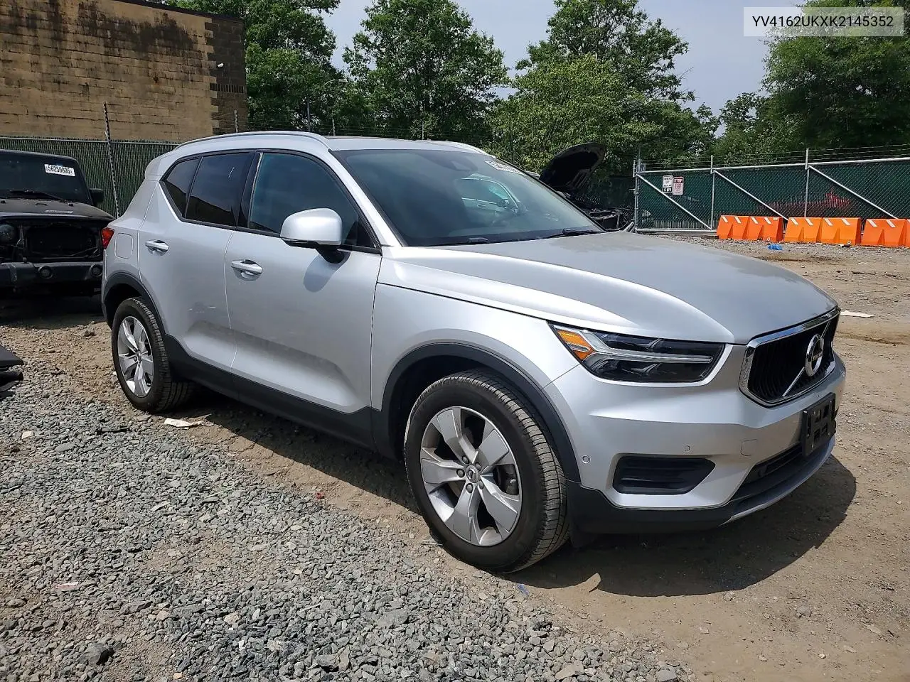 2019 Volvo Xc40 T5 Momentum VIN: YV4162UKXK2145352 Lot: 56411806