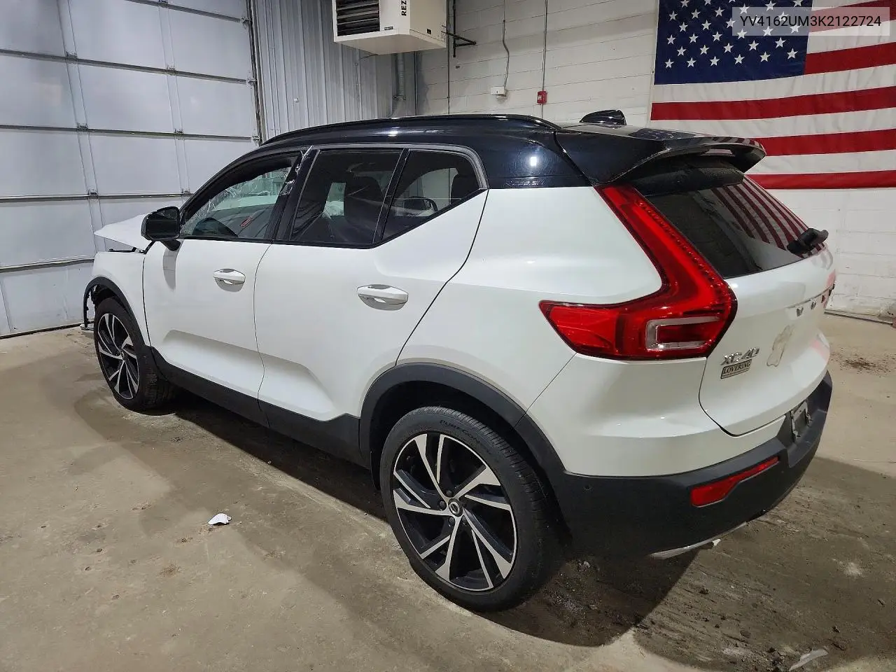 2019 Volvo Xc40 T4 R-Design VIN: YV4162UM3K2122724 Lot: 58109476