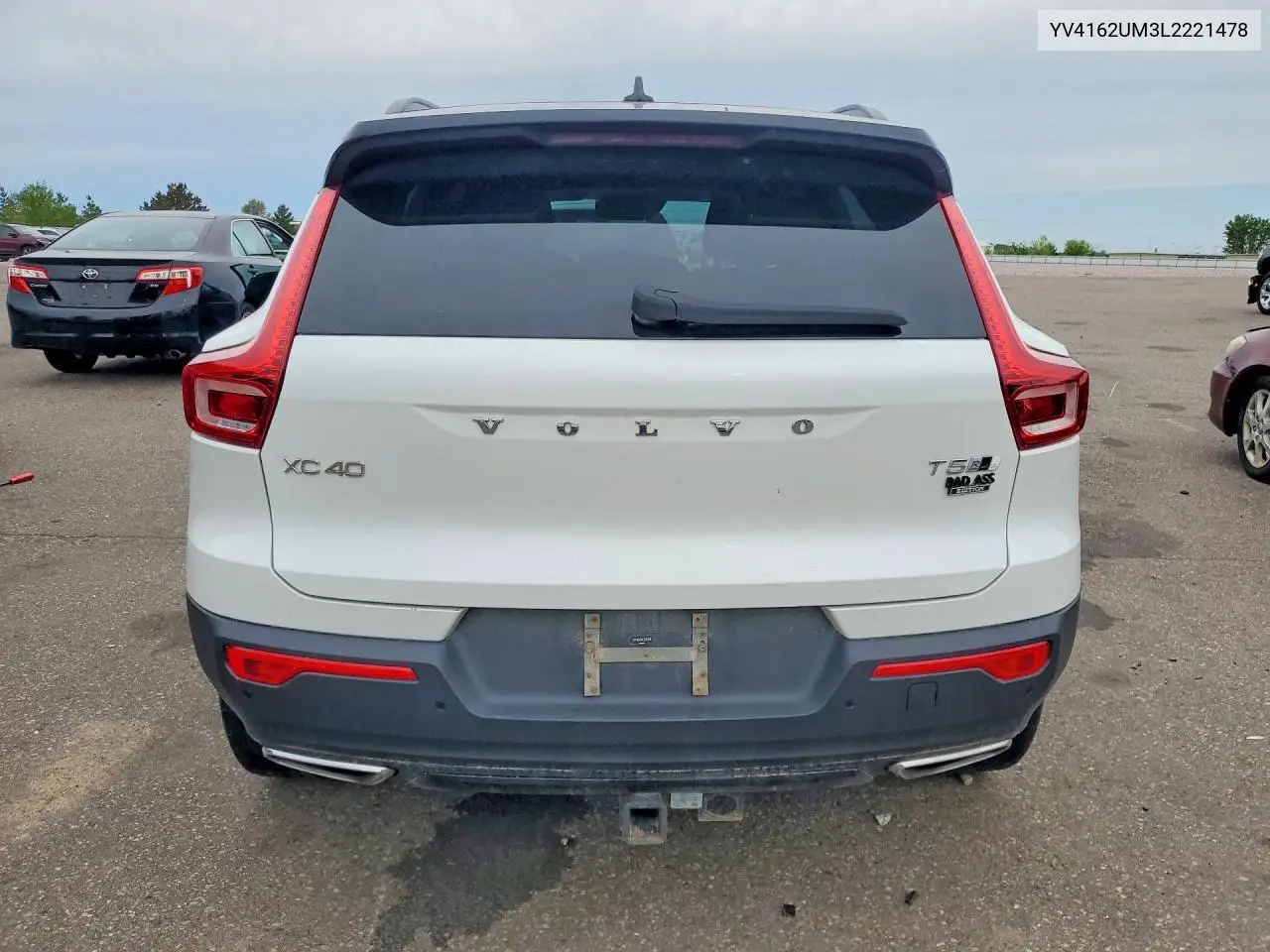 2020 Volvo Xc40 T5 R-Design VIN: YV4162UM3L2221478 Lot: 54711456