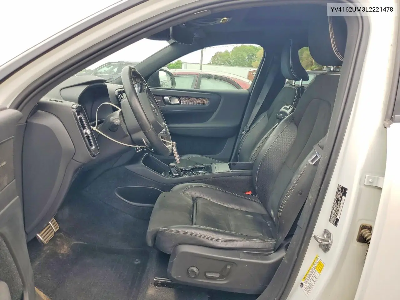 2020 Volvo Xc40 T5 R-Design VIN: YV4162UM3L2221478 Lot: 54711456