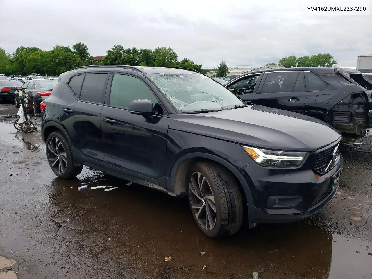 2020 Volvo Xc40 T5 R-Design VIN: YV4162UMXL2237290 Lot: 57427166