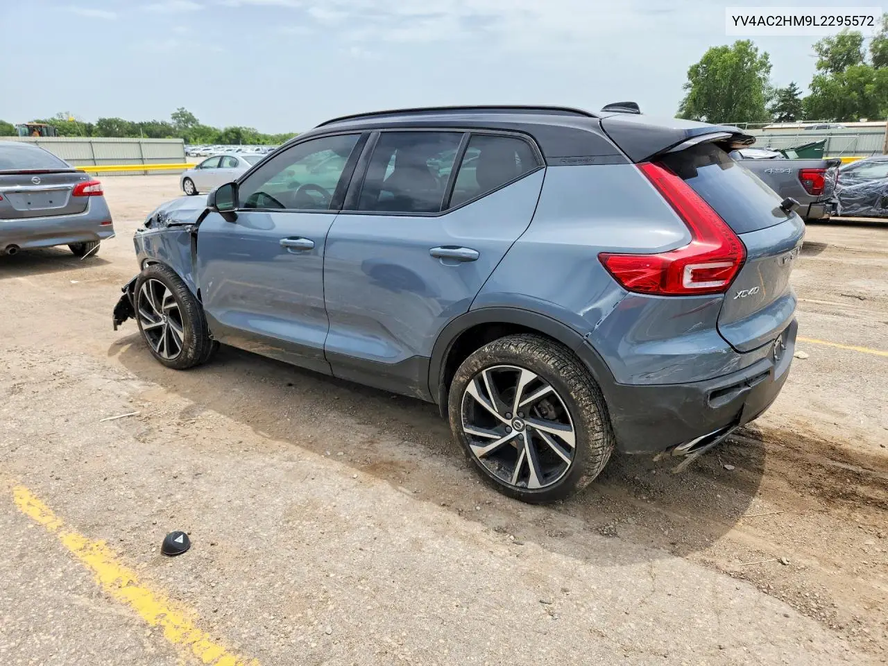 2020 Volvo Xc40 T4 R-Design VIN: YV4AC2HM9L2295572 Lot: 85975915
