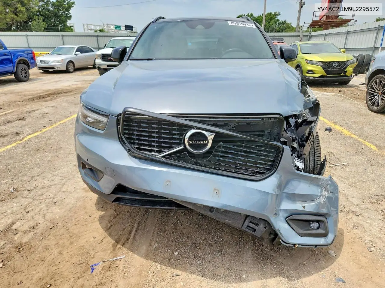 2020 Volvo Xc40 T4 R-Design VIN: YV4AC2HM9L2295572 Lot: 85975915