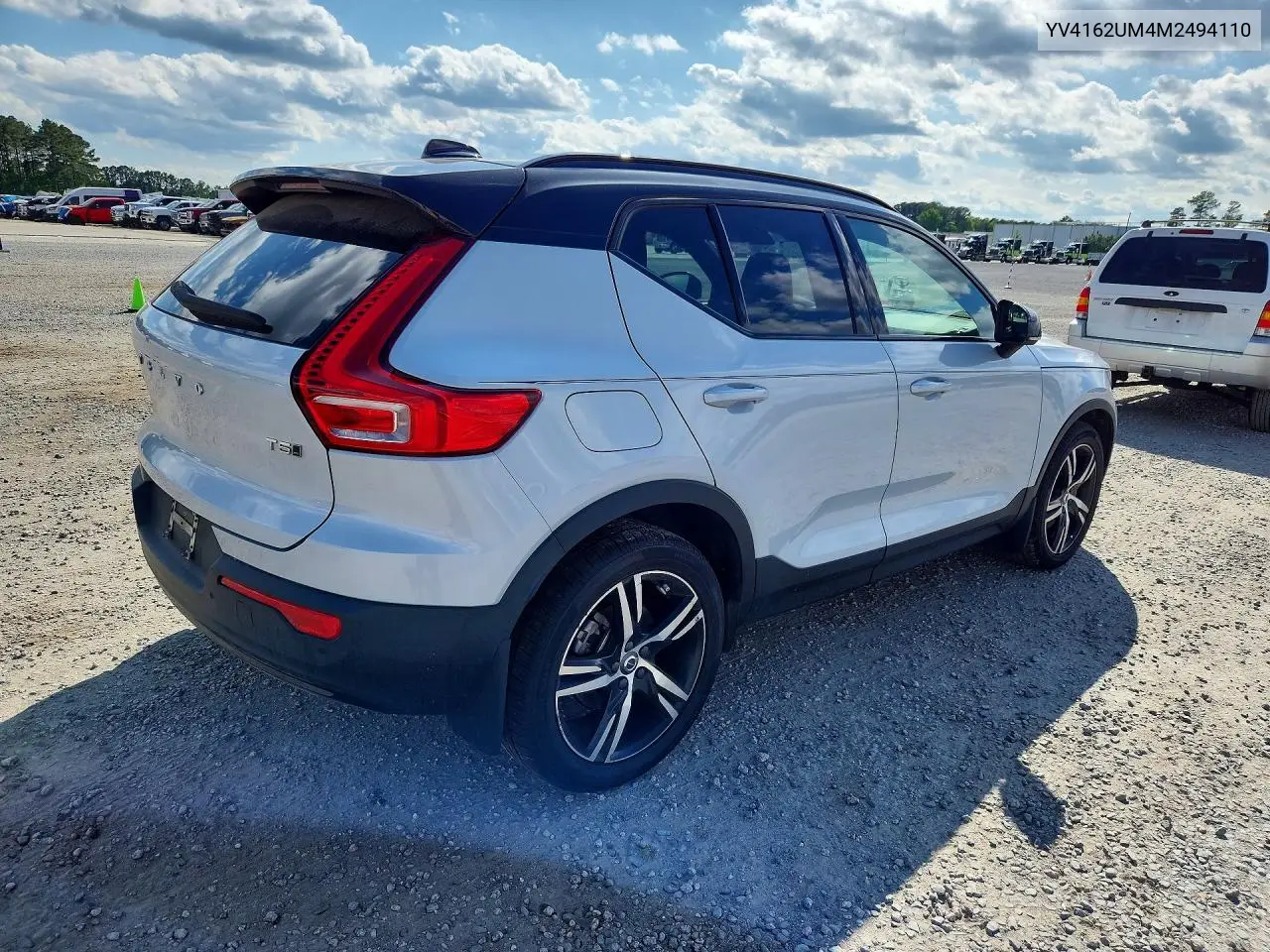 2021 Volvo Xc40 T5 R-Design VIN: YV4162UM4M2494110 Lot: 49479226