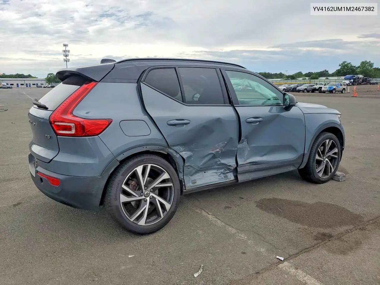 2021 Volvo Xc40 T5 R-Design VIN: YV4162UM1M2467382 Lot: 58139256