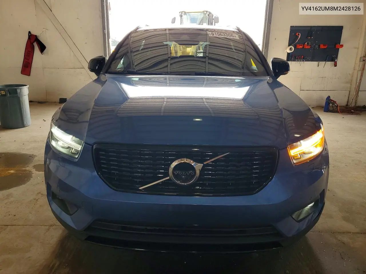 2021 Volvo Xc40 T5 R-Design VIN: YV4162UM8M2428126 Lot: 61563306