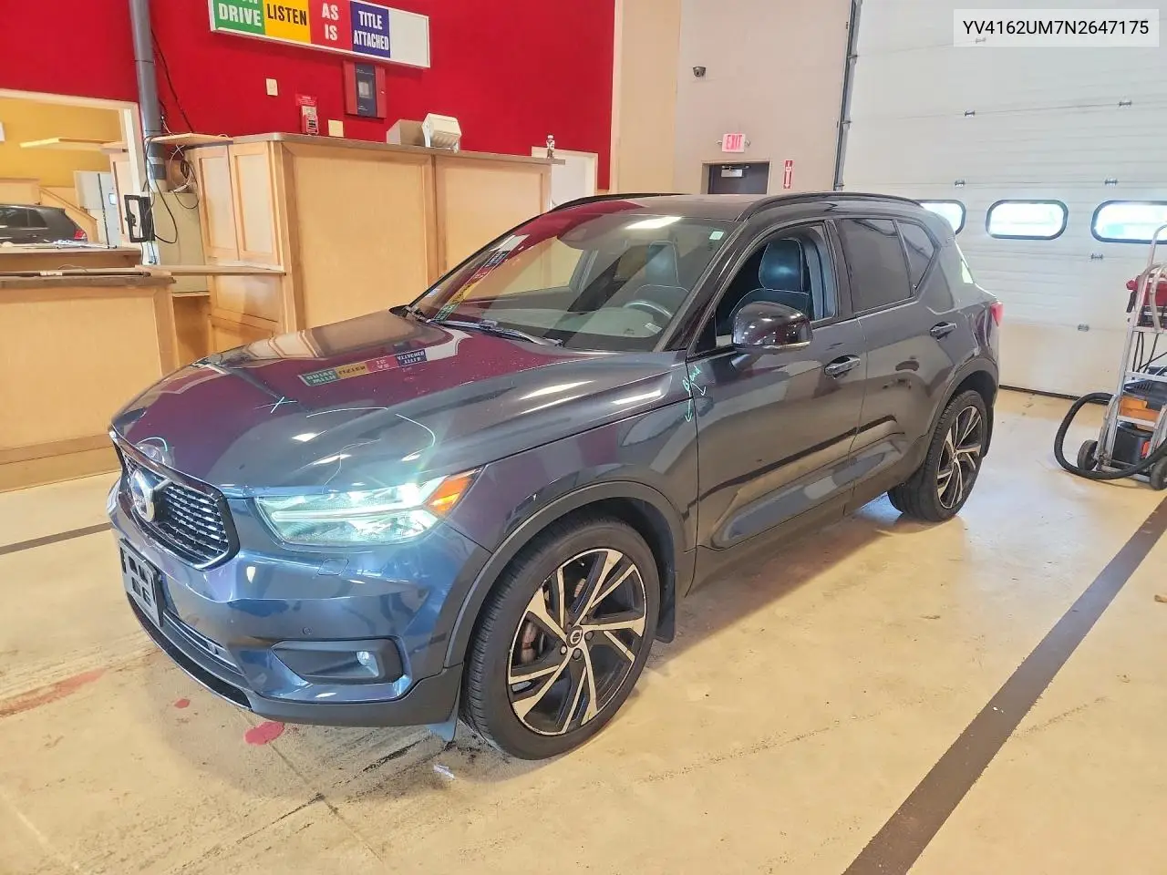 2022 Volvo Xc40 T5 R-Design VIN: YV4162UM7N2647175 Lot: 58014656
