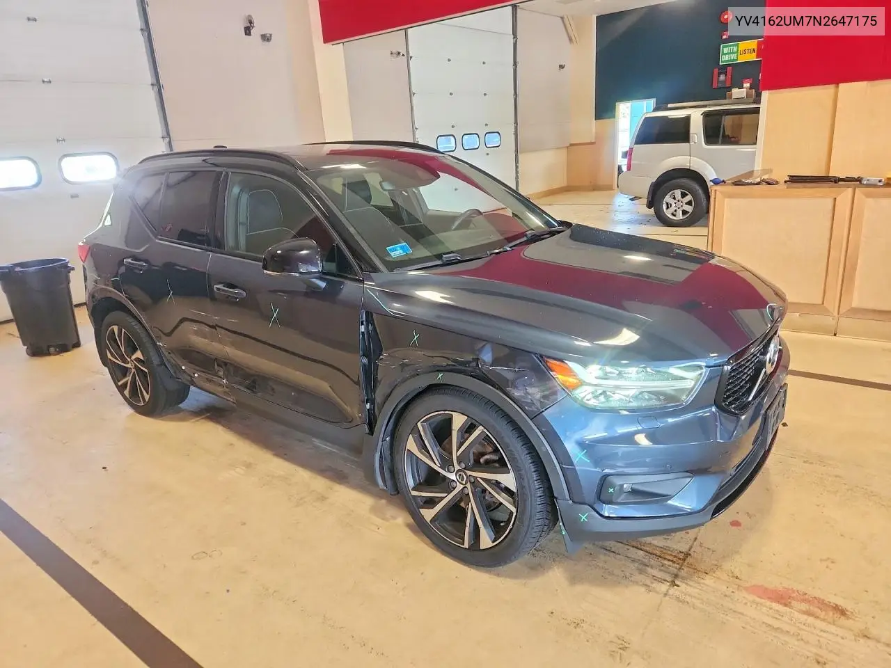 2022 Volvo Xc40 T5 R-Design VIN: YV4162UM7N2647175 Lot: 58014656