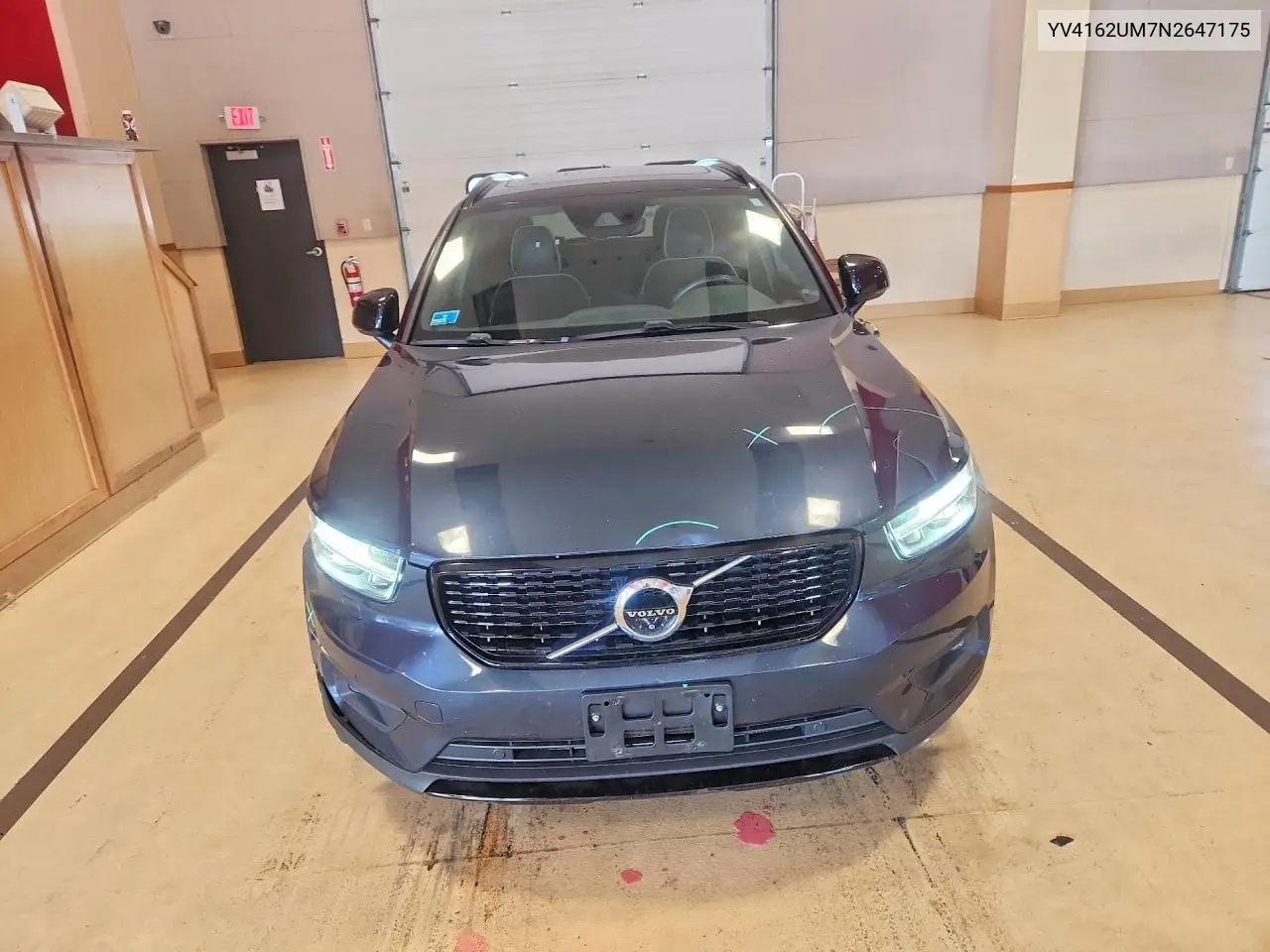 2022 Volvo Xc40 T5 R-Design VIN: YV4162UM7N2647175 Lot: 58014656