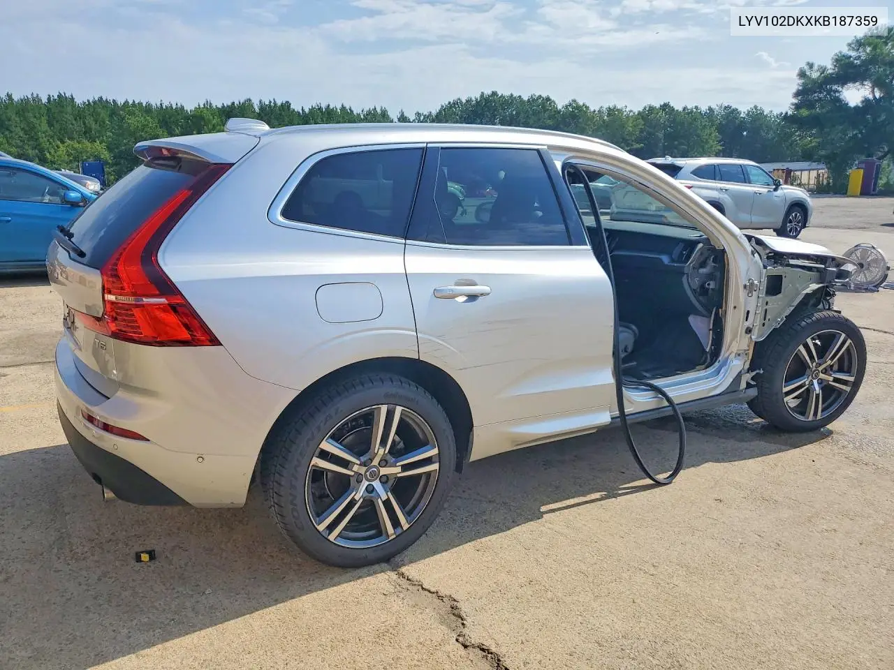 2019 Volvo Xc60 T5 Momentum VIN: LYV102DKXKB187359 Lot: 59773636