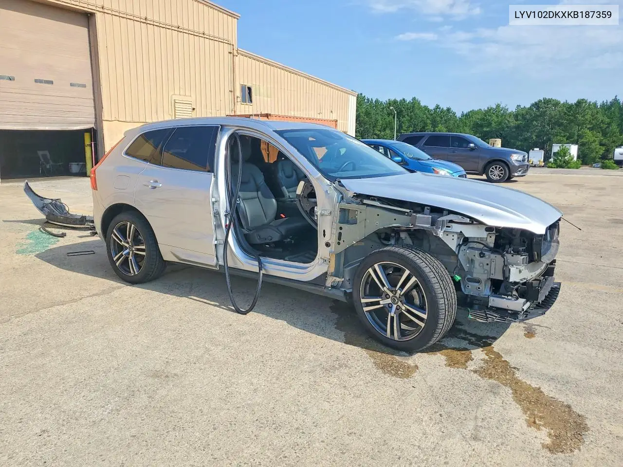 2019 Volvo Xc60 T5 Momentum VIN: LYV102DKXKB187359 Lot: 59773636
