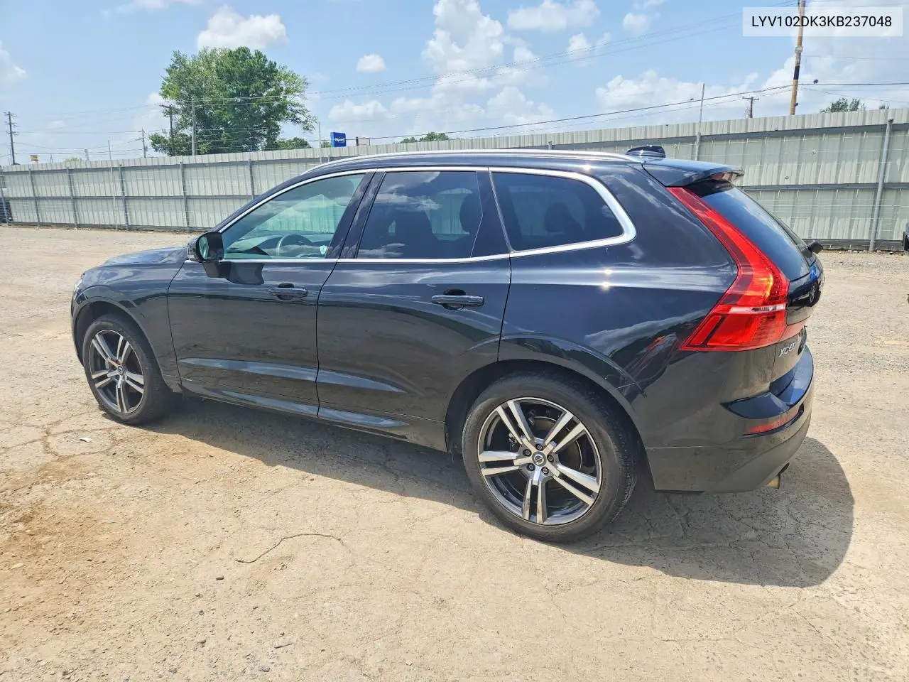 2019 Volvo Xc60 T5 Momentum VIN: LYV102DK3KB237048 Lot: 61313076