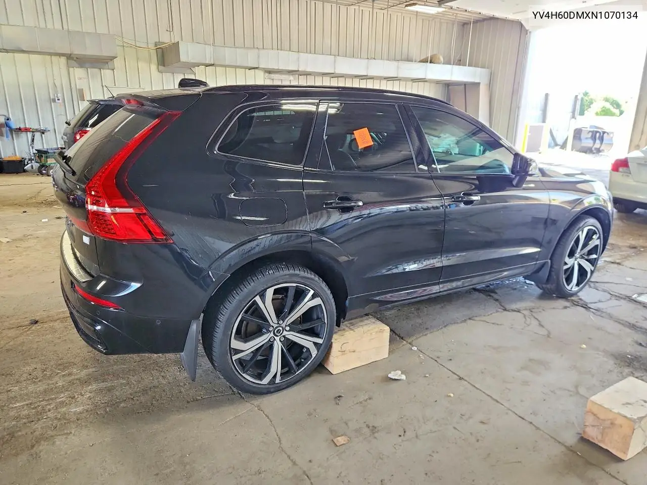 2022 Volvo Xc60 T8 Recharge R-Design VIN: YV4H60DMXN1070134 Lot: 60180566