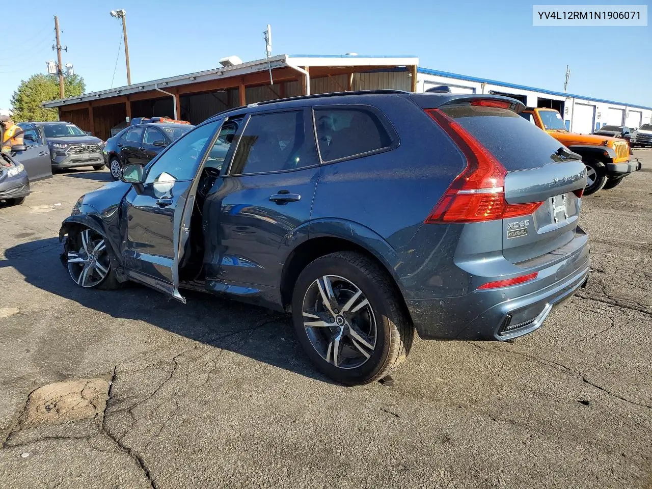 2022 Volvo Xc60 B5 R-Design VIN: YV4L12RM1N1906071 Lot: 61673896