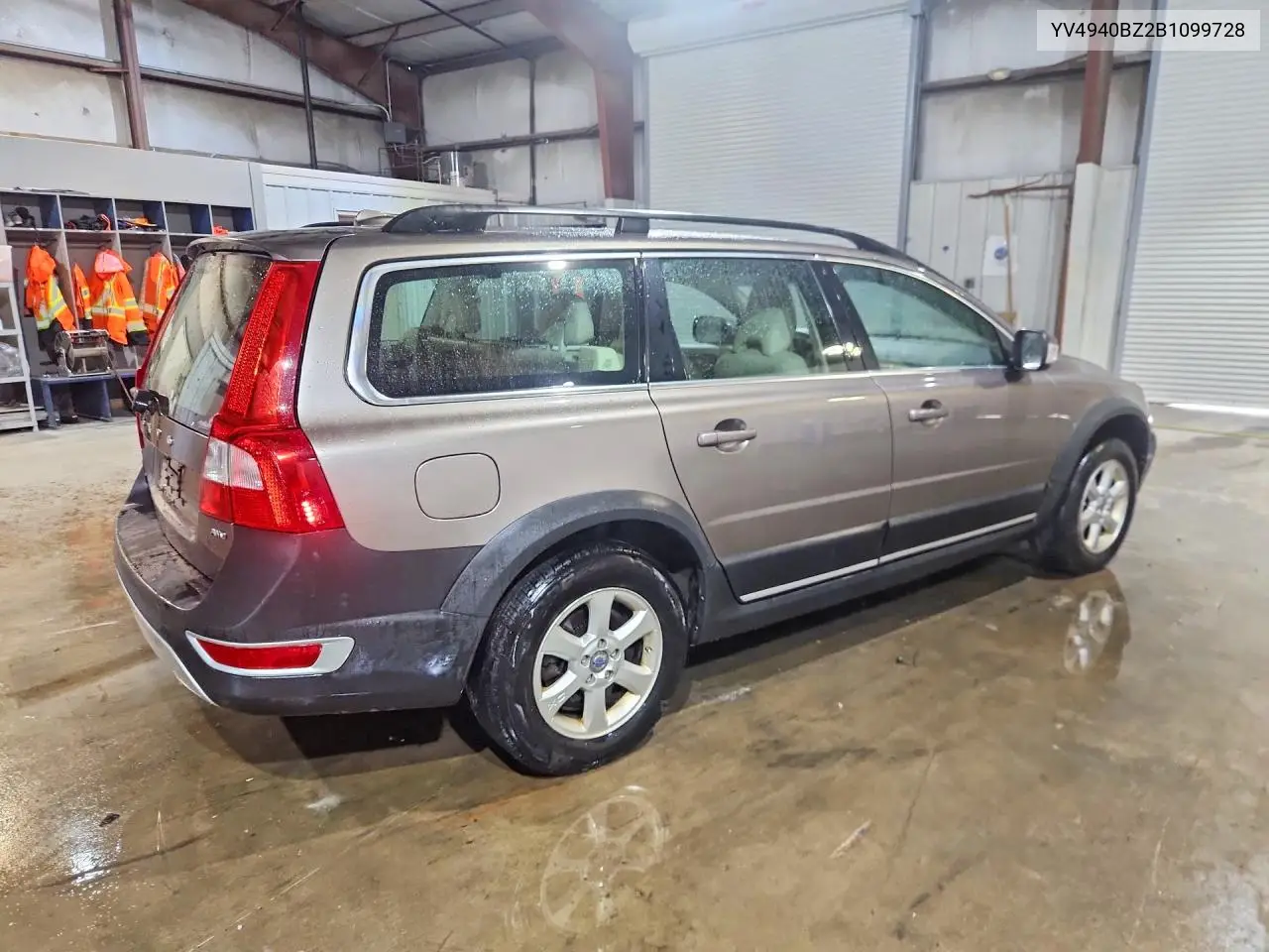 2011 Volvo Xc70 3.2 VIN: YV4940BZ2B1099728 Lot: 85610145